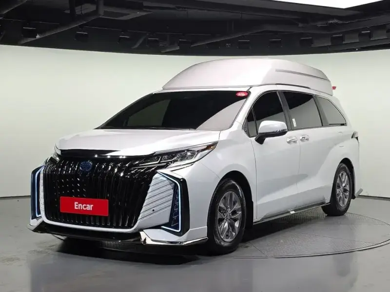 2023 Toyota Sienna с пробегом 20 948 км