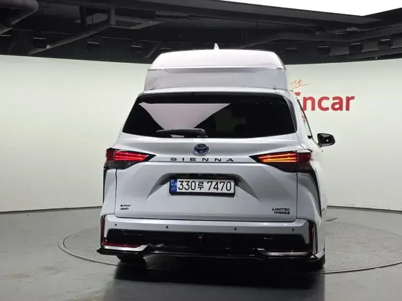 2023 Toyota Sienna с пробегом 20 948 км