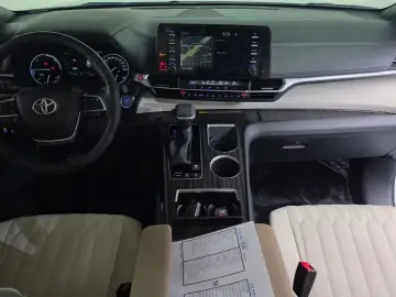 2023 Toyota Sienna с пробегом 20 948 км
