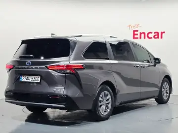 2024 Toyota Sienna с пробегом 29 098 км