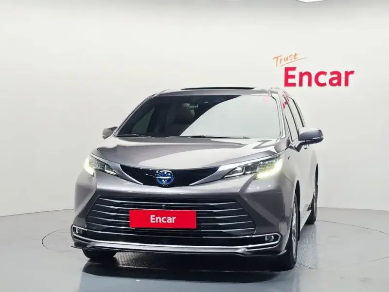 2024 Toyota Sienna с пробегом 29 098 км