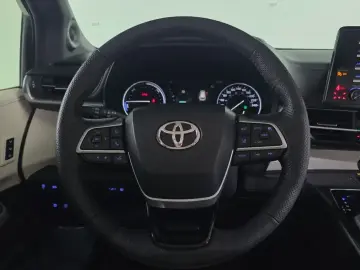 2023 Toyota Sienna с пробегом 20 948 км