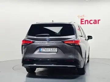 2024 Toyota Sienna с пробегом 29 098 км