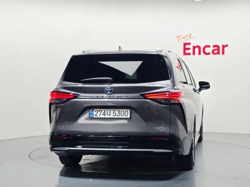 2024 Toyota Sienna с пробегом 29 098 км