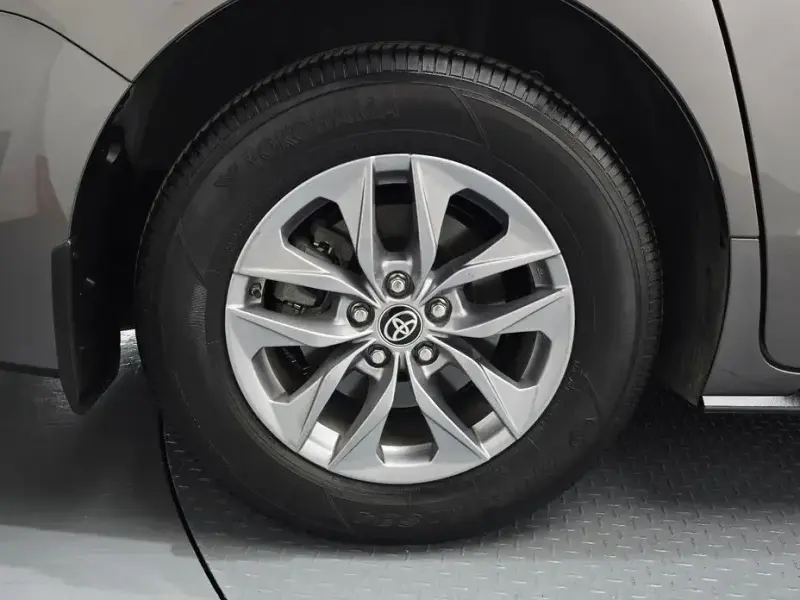 2024 Toyota Sienna с пробегом 29 098 км