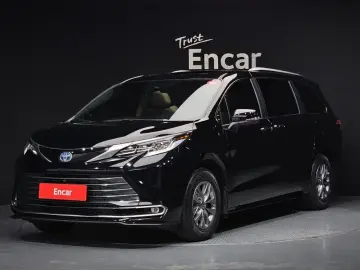 2023 Toyota Sienna с пробегом 9 779 км