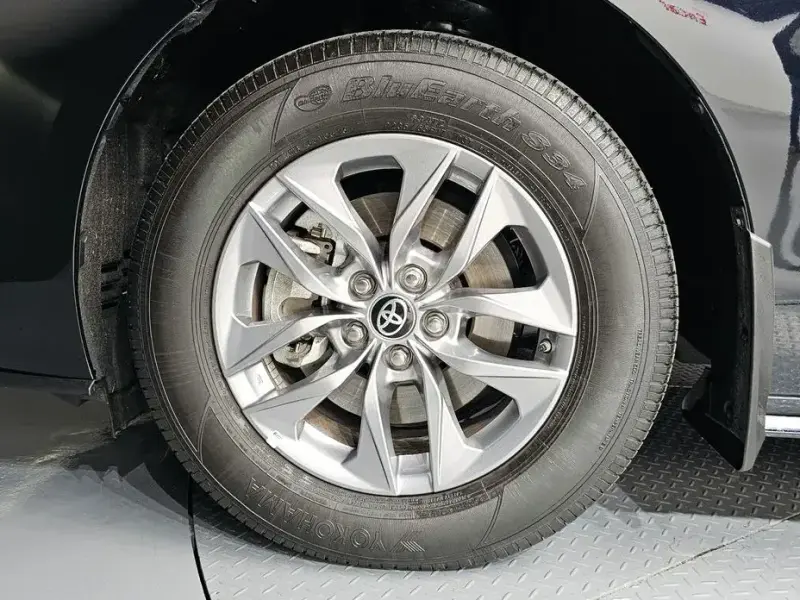 2023 Toyota Sienna с пробегом 9 779 км