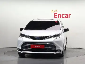 2024 Toyota Sienna с пробегом 16 596 км