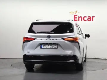 2024 Toyota Sienna с пробегом 16 596 км