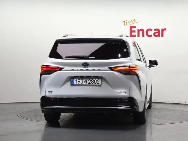 2024 Toyota Sienna с пробегом 16 596 км