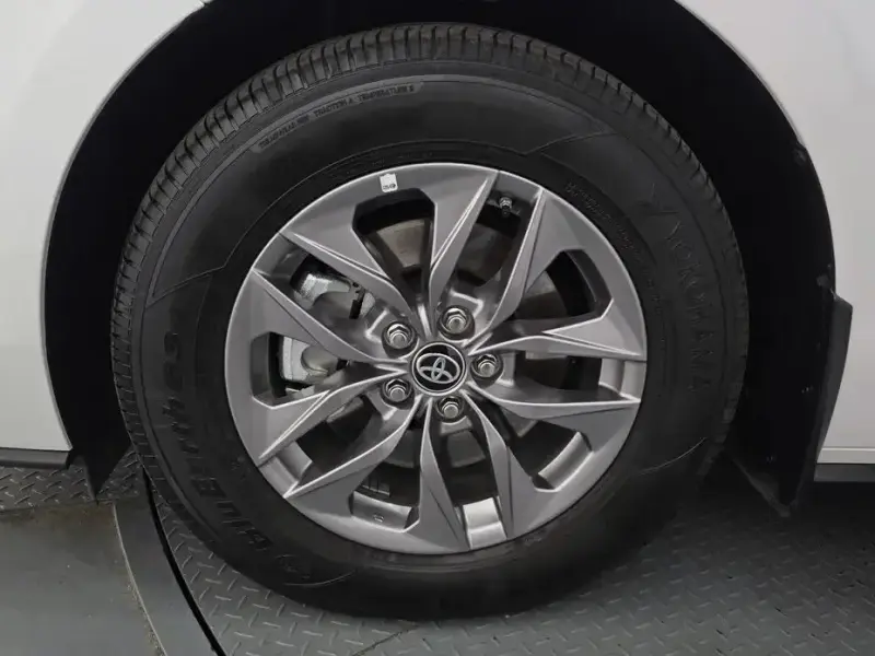 2024 Toyota Sienna с пробегом 16 596 км