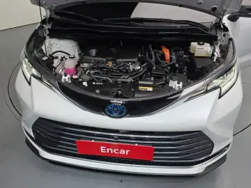 2024 Toyota Sienna с пробегом 16 596 км
