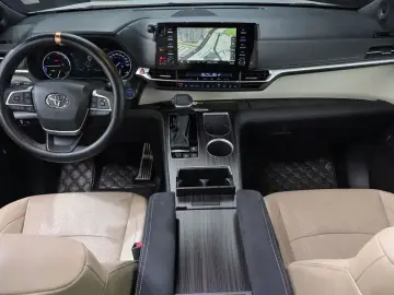 2024 Toyota Sienna с пробегом 16 596 км