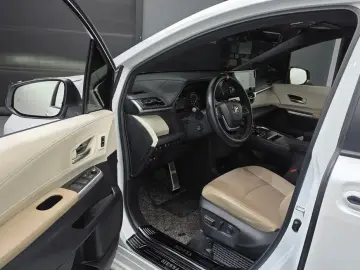 2024 Toyota Sienna с пробегом 16 596 км