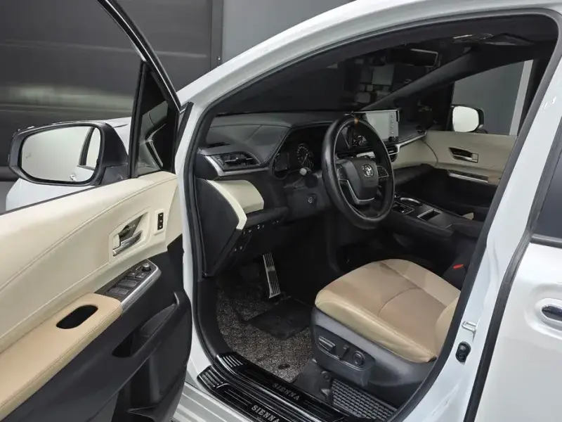 2024 Toyota Sienna с пробегом 16 596 км