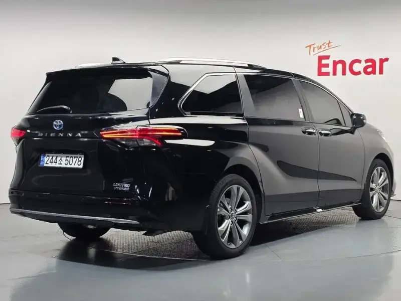 2024 Toyota Sienna с пробегом 36 521 км