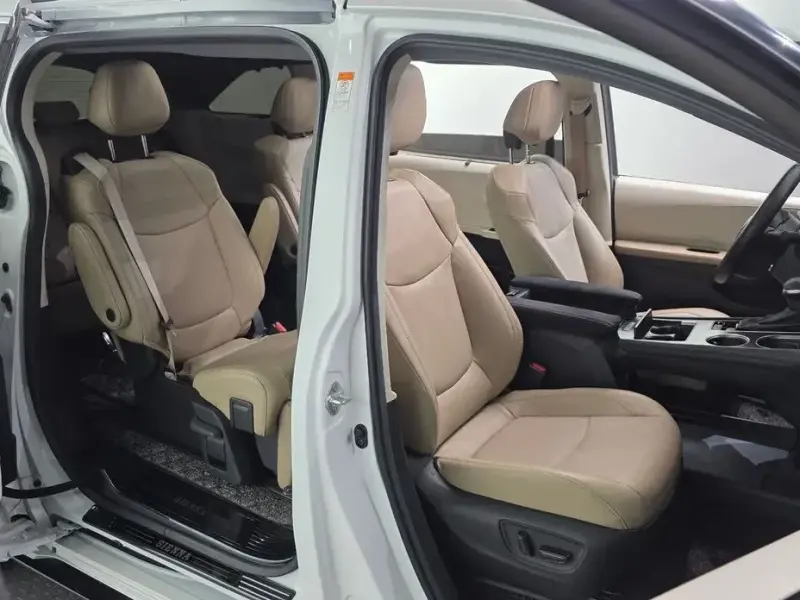 2024 Toyota Sienna с пробегом 16 596 км