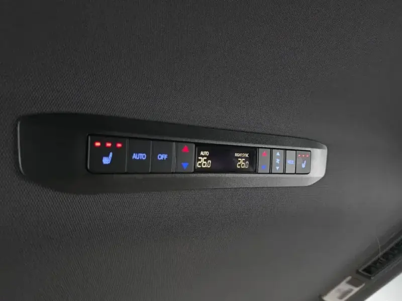 2024 Toyota Sienna с пробегом 16 596 км