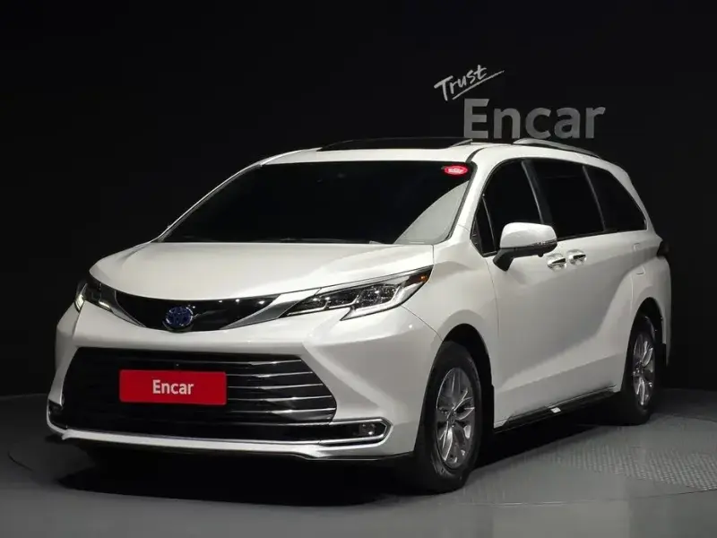 2024 Toyota Sienna с пробегом 37 370 км