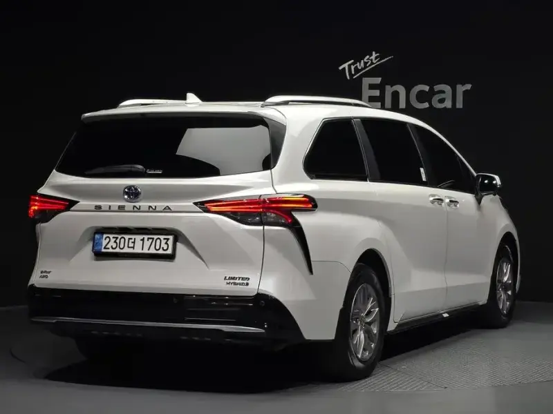 2024 Toyota Sienna с пробегом 37 370 км