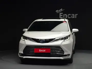2024 Toyota Sienna с пробегом 37 370 км