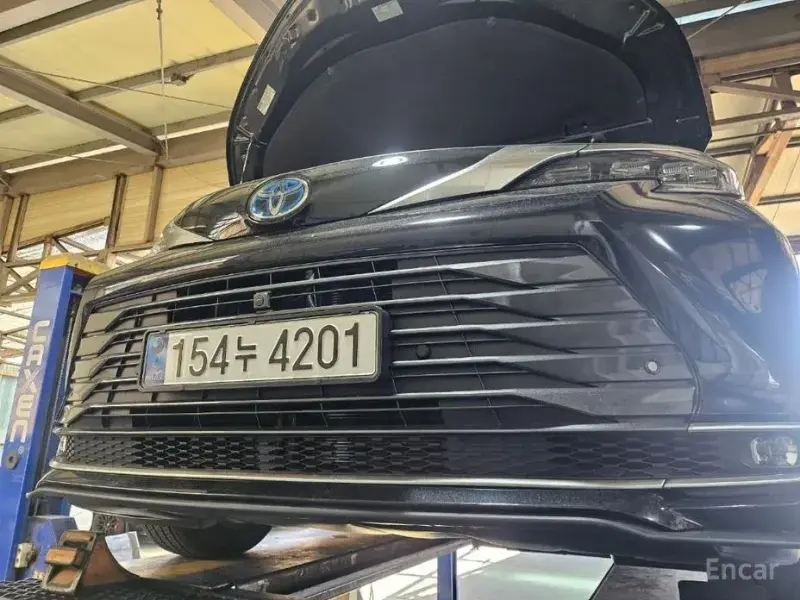 2024 Toyota Sienna с пробегом 25 548 км
