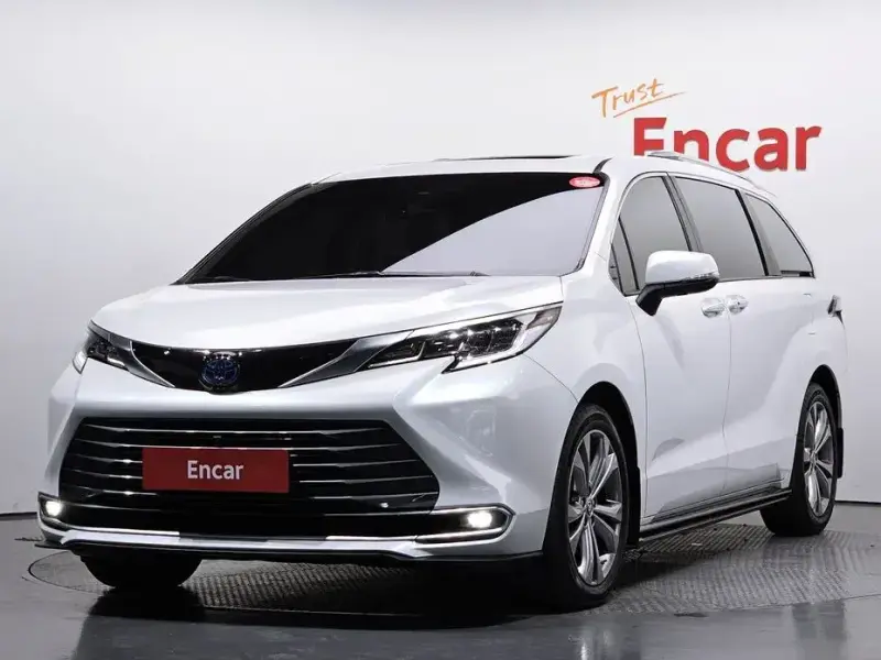 2024 Toyota Sienna с пробегом 56 575 км
