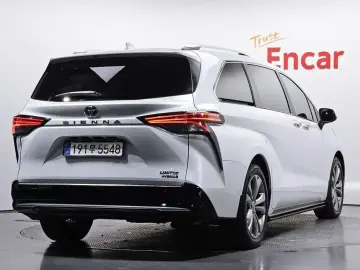 2024 Toyota Sienna с пробегом 56 575 км