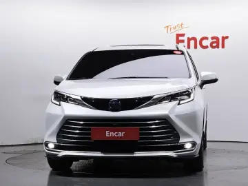 2024 Toyota Sienna с пробегом 56 575 км