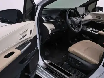 2024 Toyota Sienna с пробегом 56 575 км