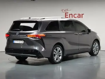 2021 Toyota Sienna с пробегом 67 389 км