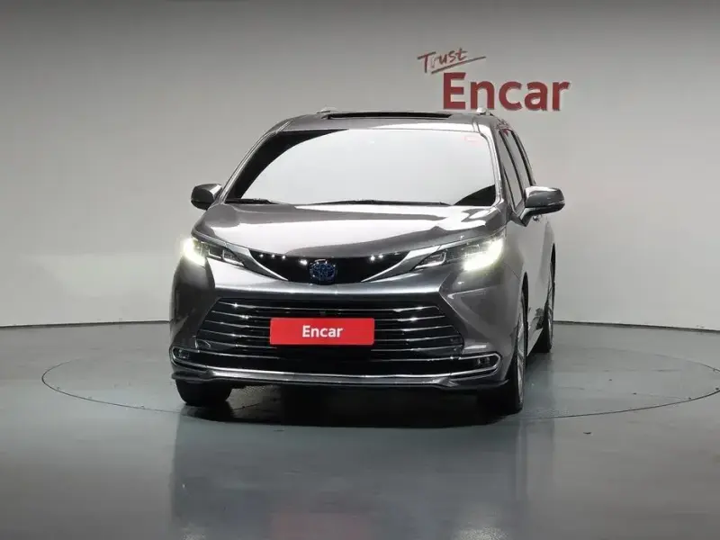 2021 Toyota Sienna с пробегом 67 389 км