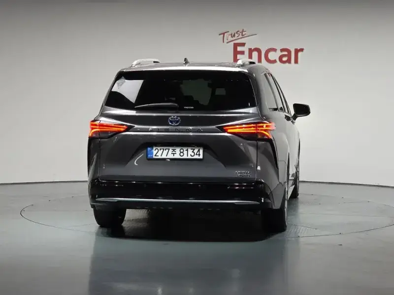 2021 Toyota Sienna с пробегом 67 389 км