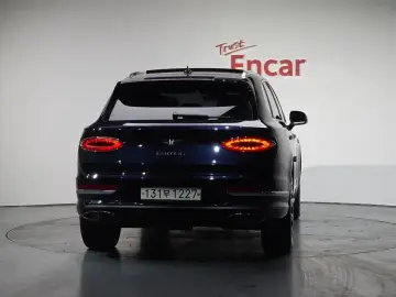2022 Bentley Bentayga с пробегом 81 940 км