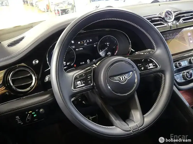 2021 Bentley Bentayga с пробегом 44 587 км