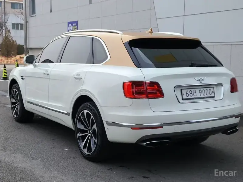 2017 Bentley Bentayga с пробегом 153 997 км
