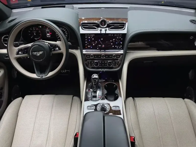 2024 Bentley Bentayga с пробегом 47 921 км