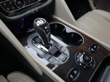 2024 Bentley Bentayga с пробегом 47 921 км