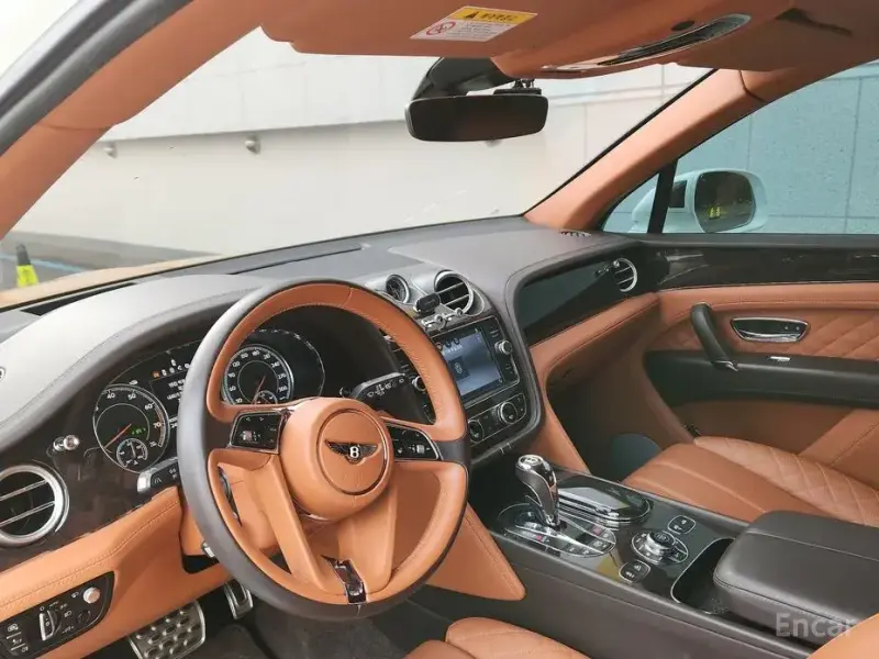 2017 Bentley Bentayga с пробегом 153 997 км