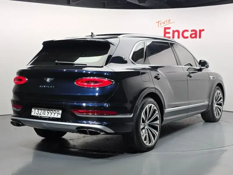 2025 Bentley Bentayga с пробегом 9 796 км