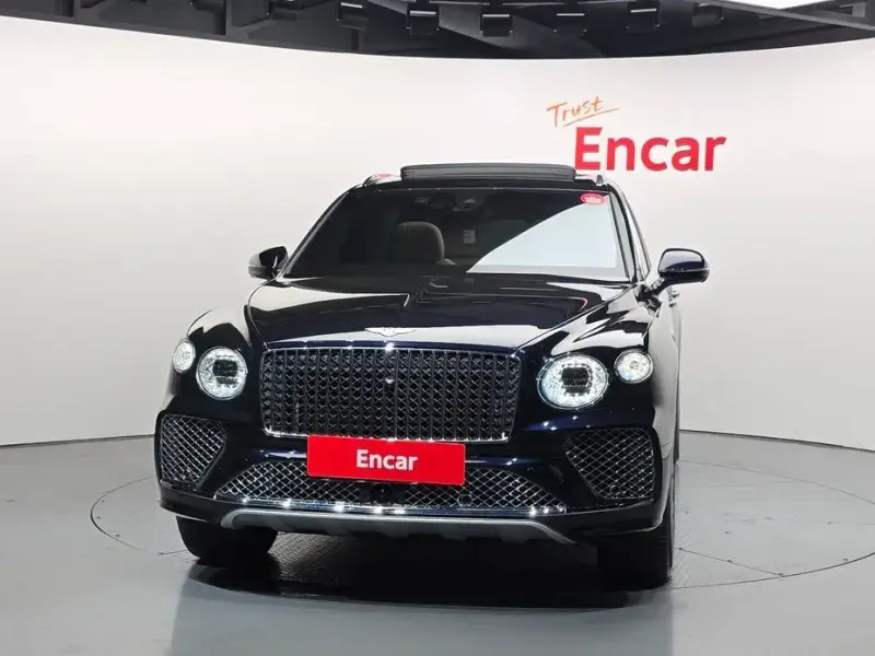 2025 Bentley Bentayga с пробегом 9 796 км