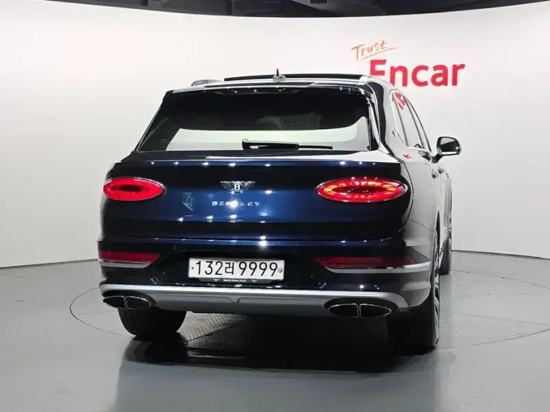 2025 Bentley Bentayga с пробегом 9 796 км