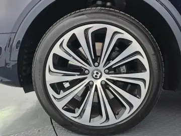 2025 Bentley Bentayga с пробегом 9 796 км
