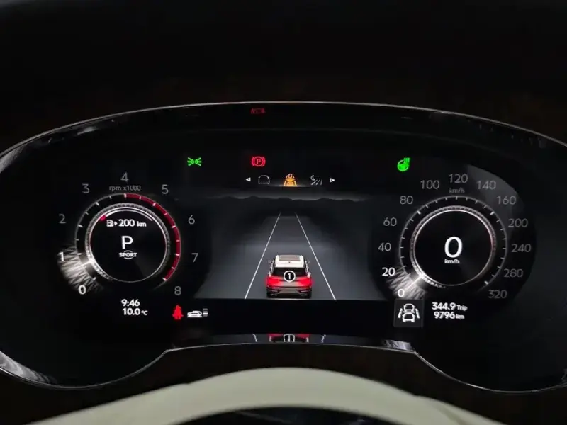 2025 Bentley Bentayga с пробегом 9 796 км