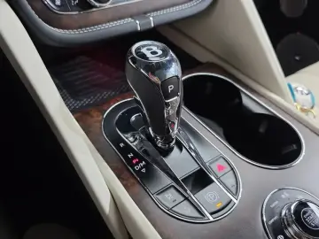 2025 Bentley Bentayga с пробегом 9 796 км