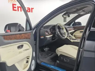 2025 Bentley Bentayga с пробегом 9 796 км