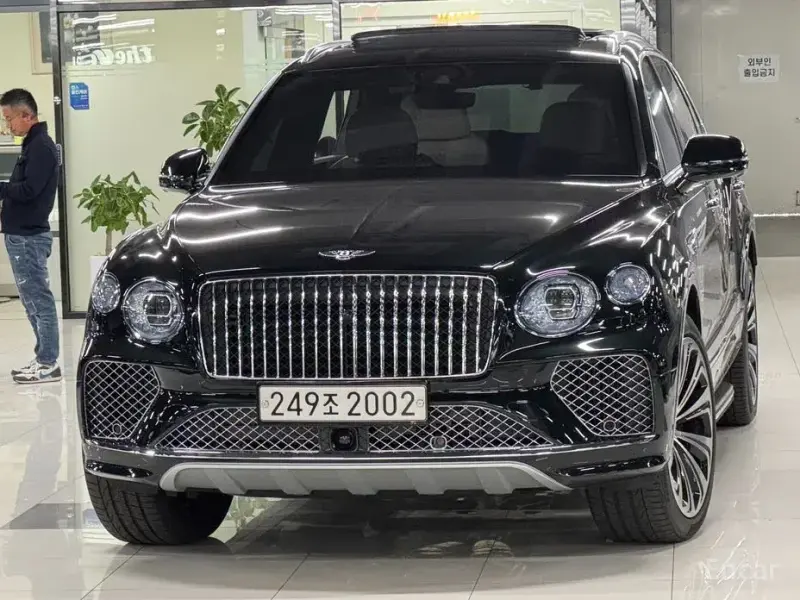 2024 Bentley Bentayga с пробегом 8 900 км