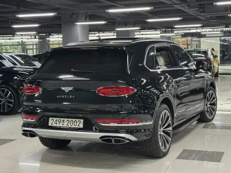 2024 Bentley Bentayga с пробегом 8 900 км