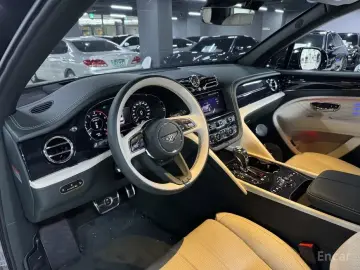 2024 Bentley Bentayga с пробегом 8 900 км