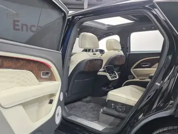 2025 Bentley Bentayga с пробегом 9 796 км